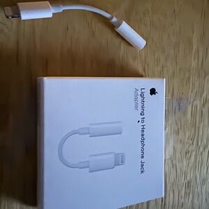 Apple lightning to headphone jack- adapter